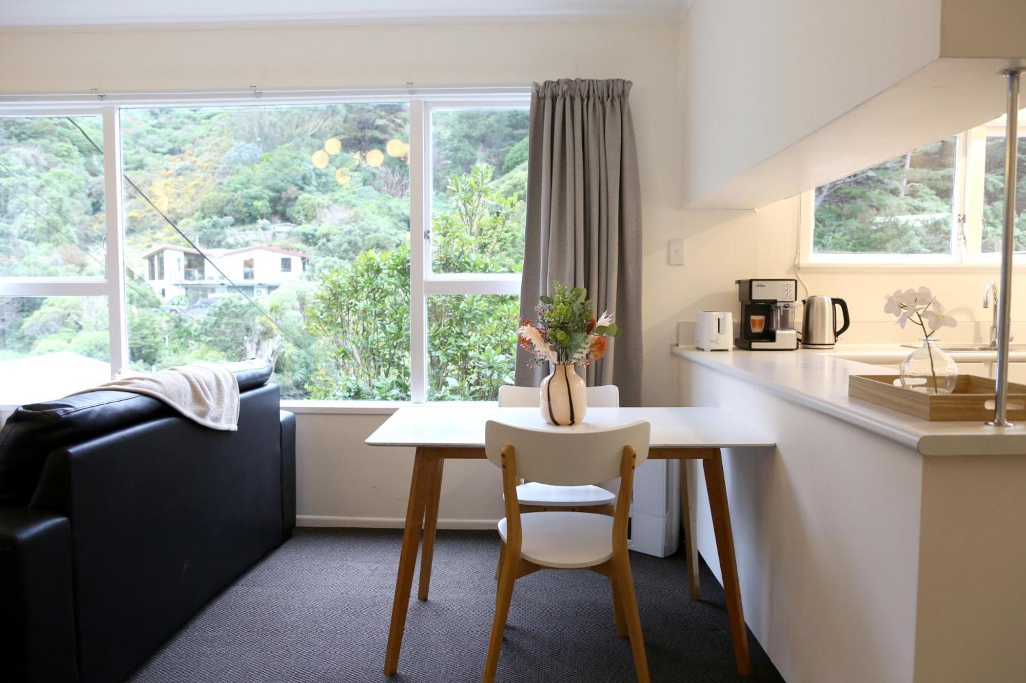Skyline Haven - Entire Apartment - Free Parking, Espresso, Netflix - 15M To Cbd, Stadium, Ferry เวลลิงตัน ภายนอก รูปภาพ