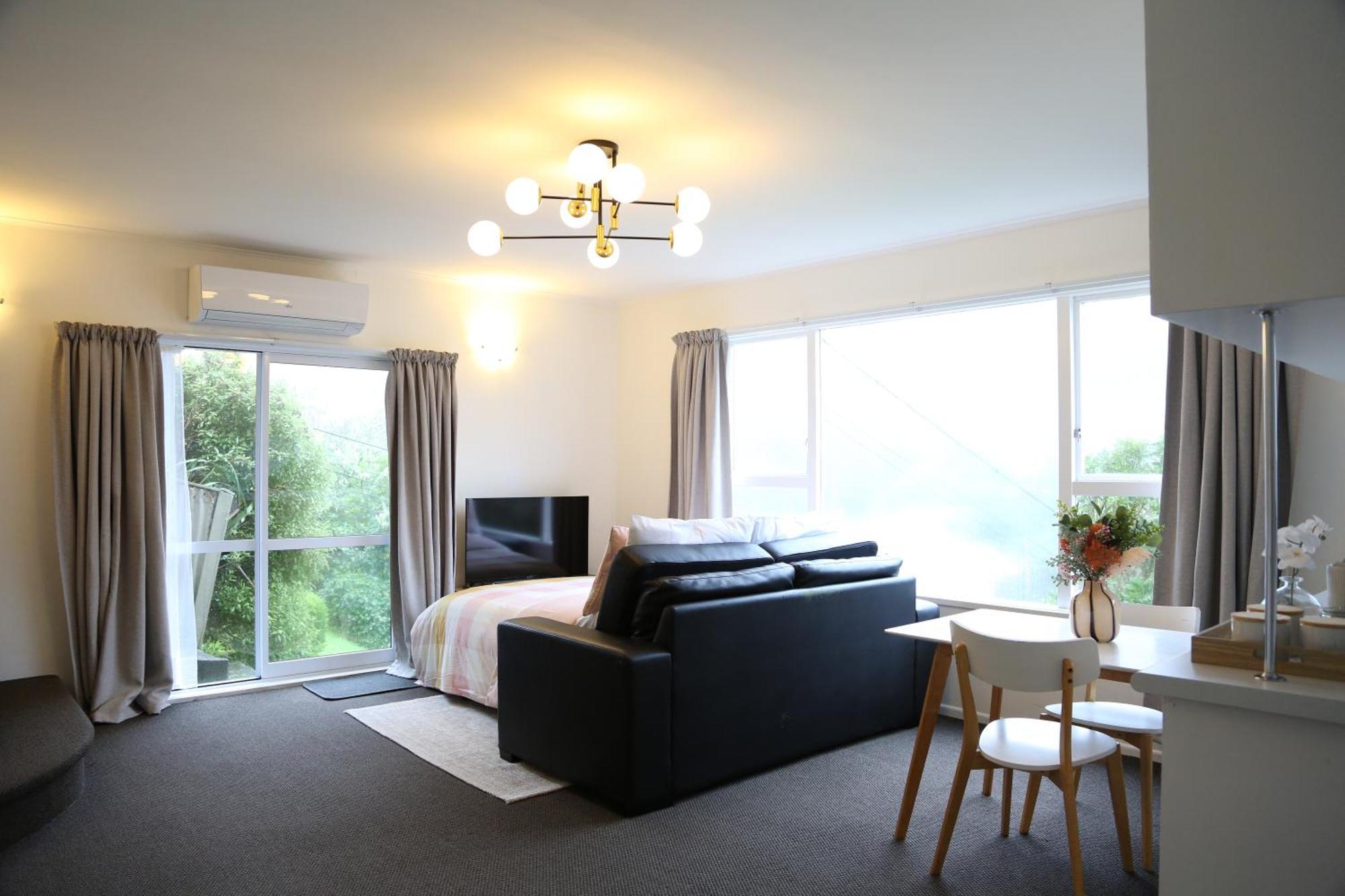 Skyline Haven - Entire Apartment - Free Parking, Espresso, Netflix - 15M To Cbd, Stadium, Ferry เวลลิงตัน ภายนอก รูปภาพ